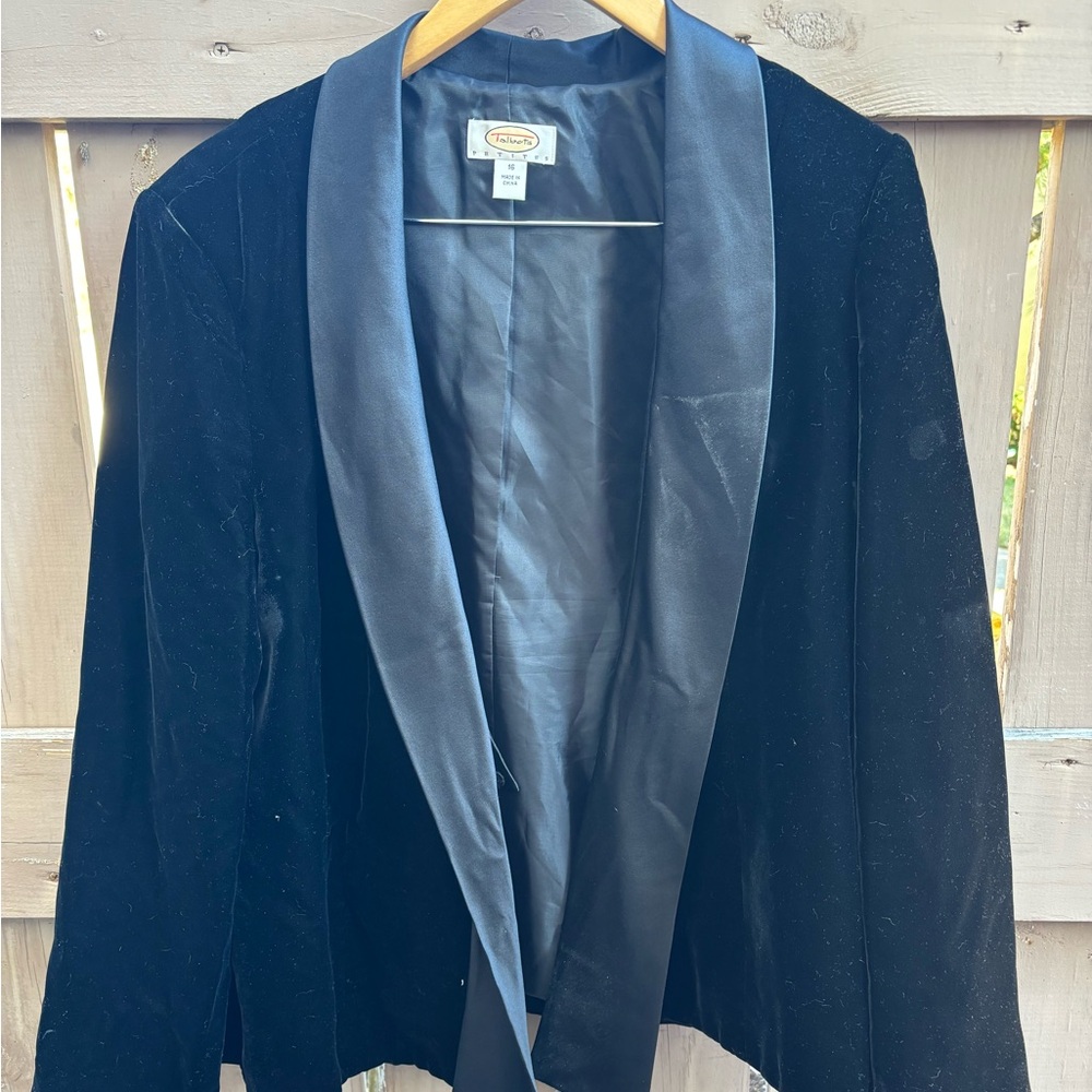 Gorgeous Black Velvet Blazer Sz 16 - EUC - Picture 2 of 13